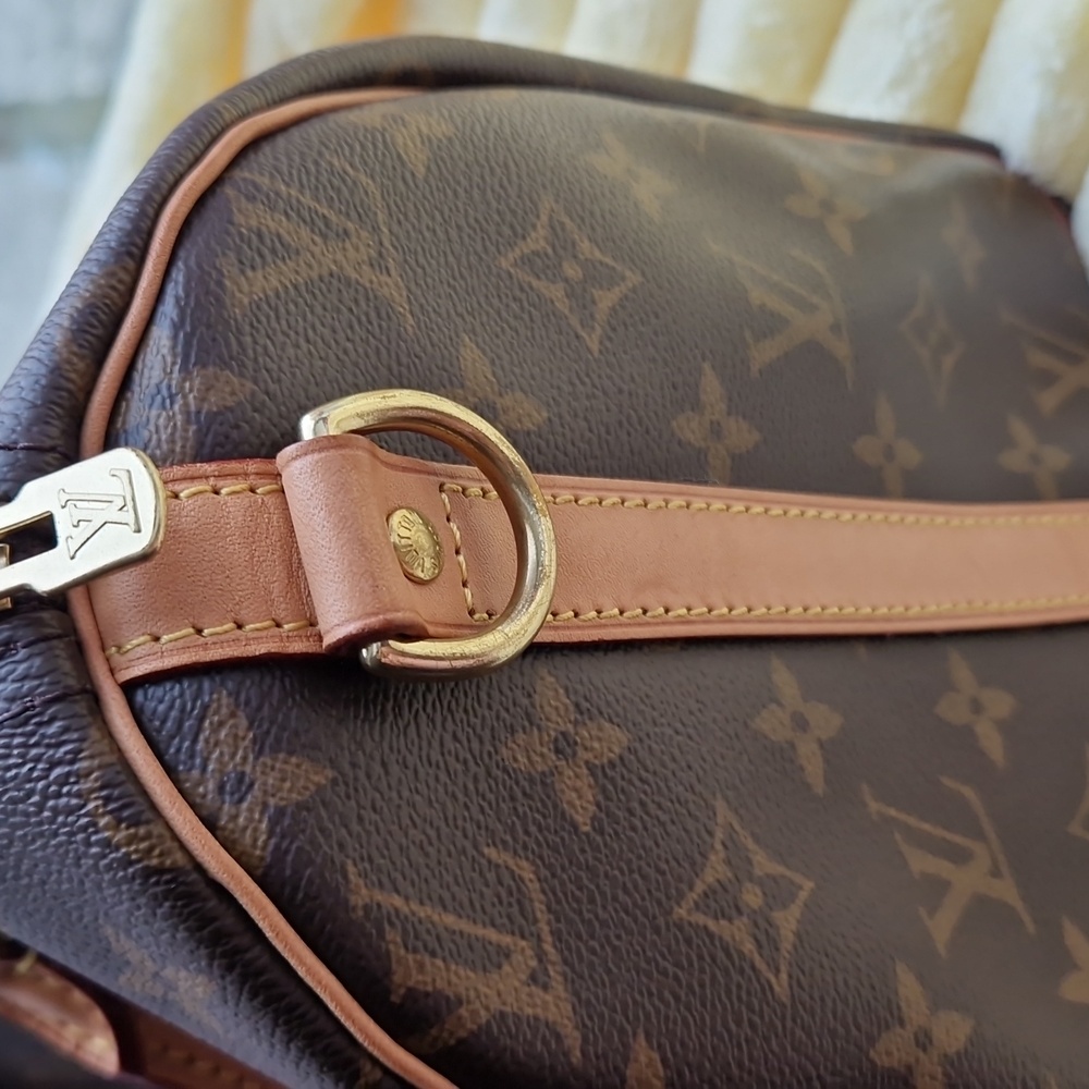 Louis Vuitton Brown Monogram Round Bag  Bandouliere 30. WITHOUT A STRAP. - Picture 15 of 16